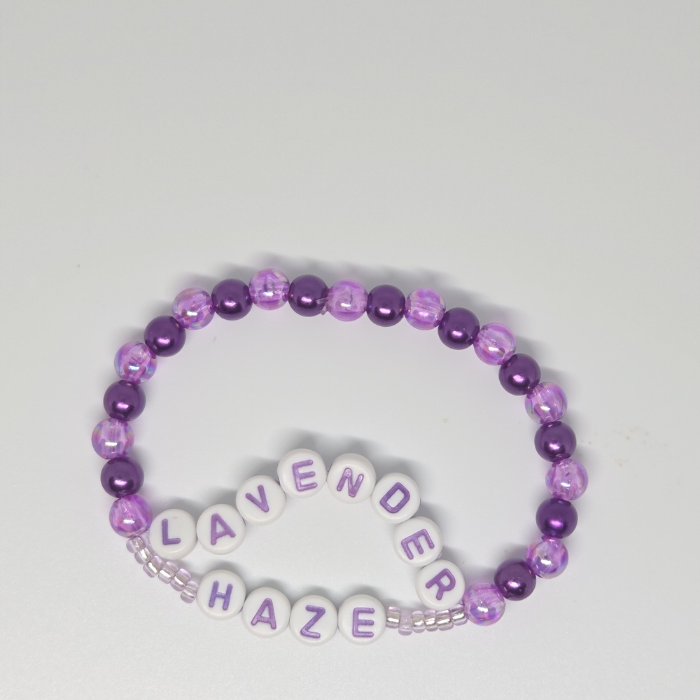 LAVENDER HAZE Purple and White Beaded Bracelet - Picture 2 of 3